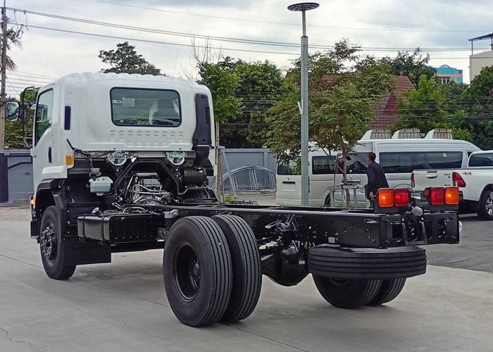 Used 10
                    ISUZU
                     for Sale Image