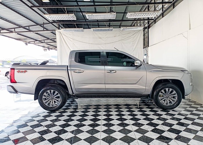 Used 1
                    MITSUBISHI
                     for Sale Image