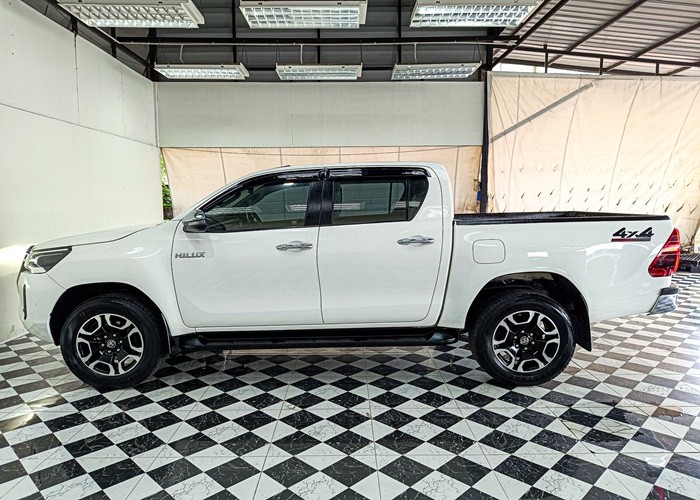 Used 8
                    TOYOTA
                     for Sale Image