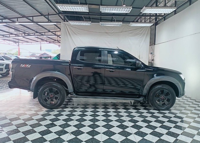 Used 6
                    ISUZU
                     for Sale Image