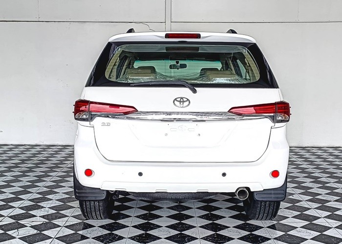 Used 5
                    TOYOTA
                     for Sale Image