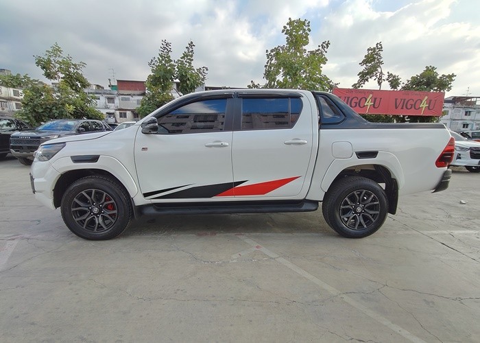 Used 8
                    TOYOTA
                     for Sale Image